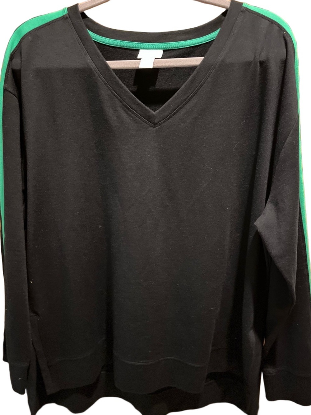15. WOMENS CHICO’S 3/XL DETAIL TOP